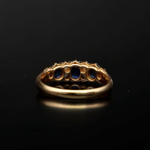 Vintage 18ct Gold Sapphire and Diamond Ring image-4