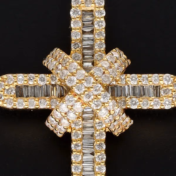 18ct Yellow Gold Diamond Cross Pendant
