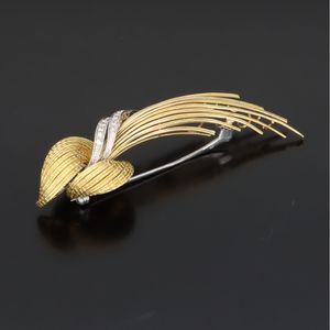 Vintage 18ct Gold and Diamond Brooch
