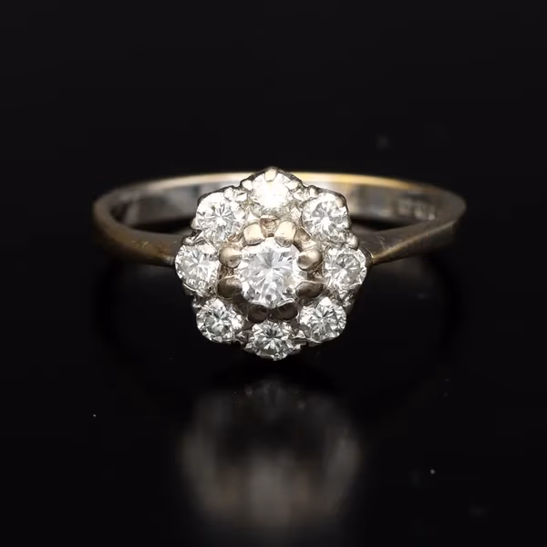18ct Gold Diamond Cluster Ring