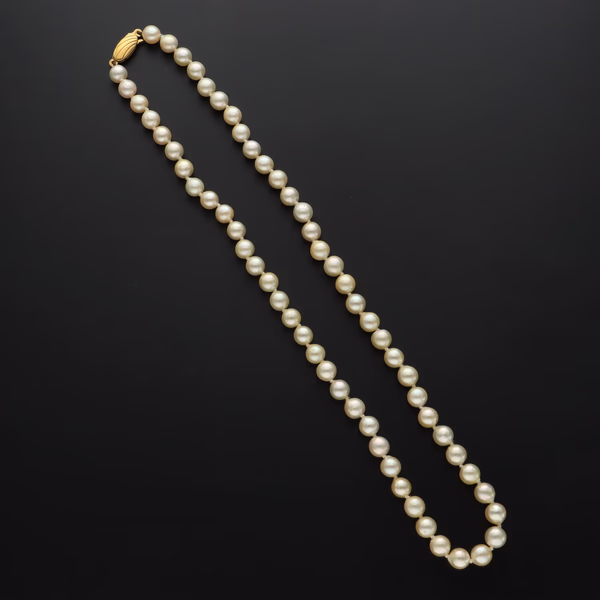 9ct Gold Clasp Re Strung Cultured Pearls