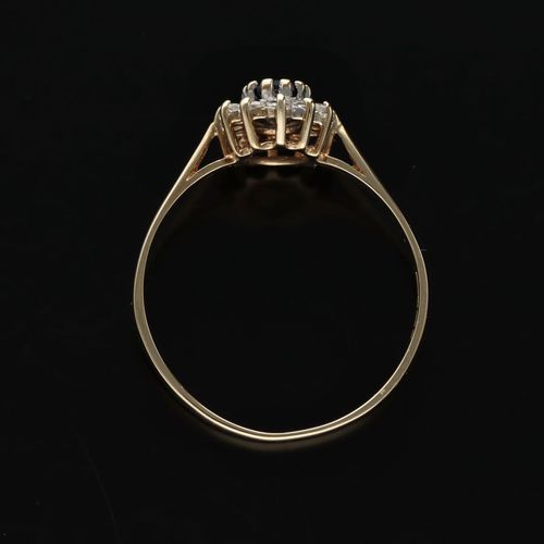 9ct Yellow Gold Sapphire and Diamond Cluster Ring image-6