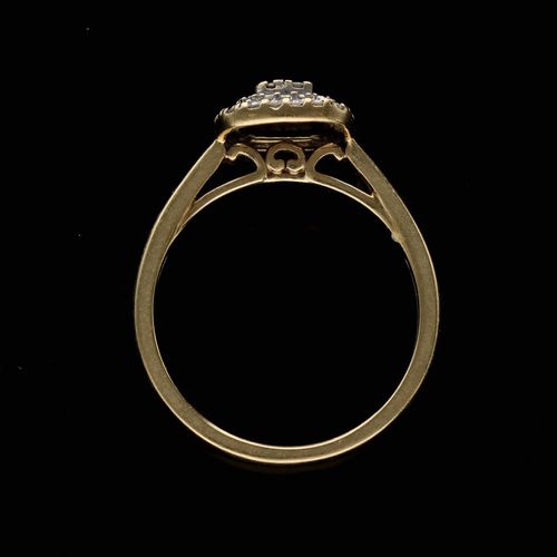 9ct Gold Diamond Cluster Ring image-6
