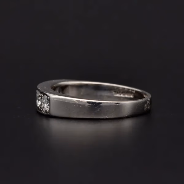 18ct White Gold Diamond Ring