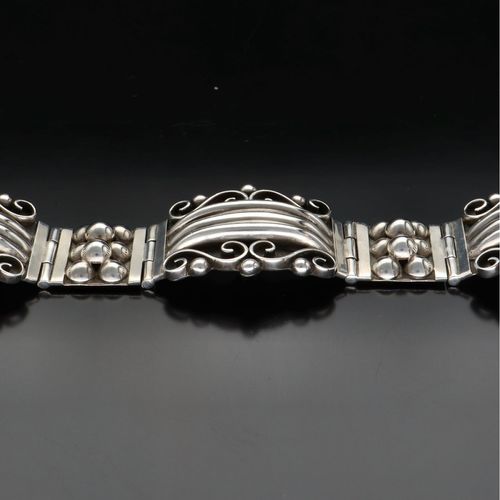 Heavy Vintage Mexican Silver Bracelet image-5