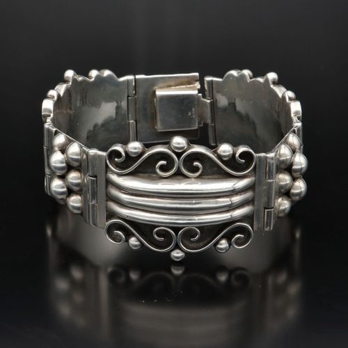 Heavy Vintage Mexican Silver Bracelet image-2