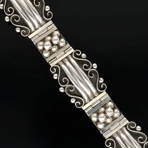 Heavy Vintage Mexican Silver Bracelet image-4
