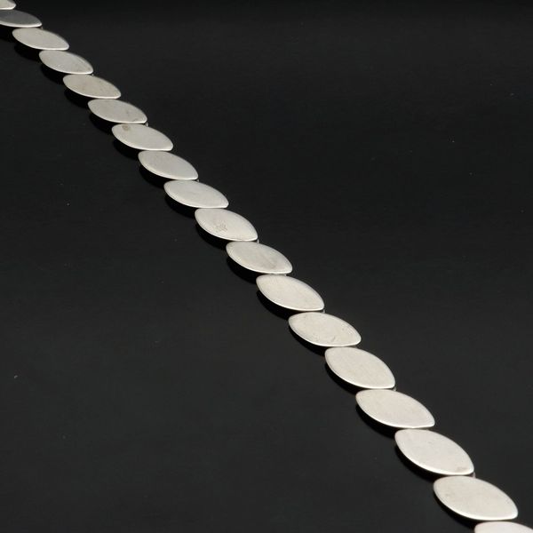 Silver Oval Disc Necklet