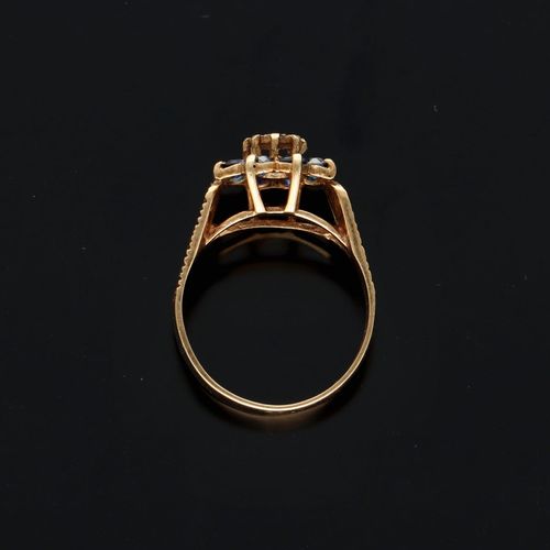 Gold Retro Sapphire Diamond Ring. London 1978 image-6