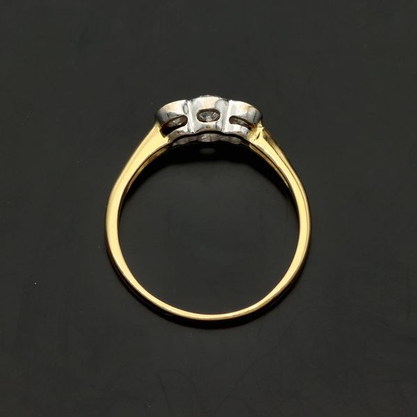 18ct Gold Diamond Ring