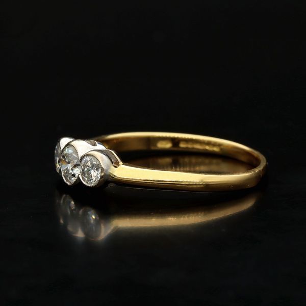 18ct Gold Diamond Ring