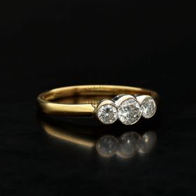 18ct Gold Diamond Ring