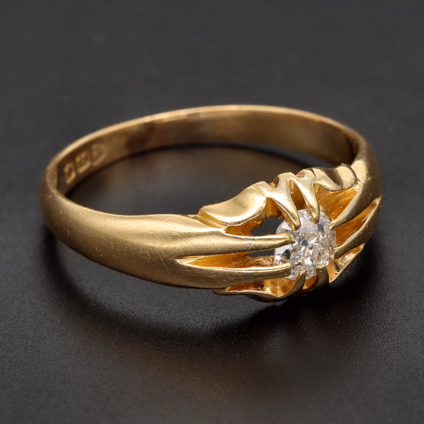Antique 18ct Gold Diamond Ring