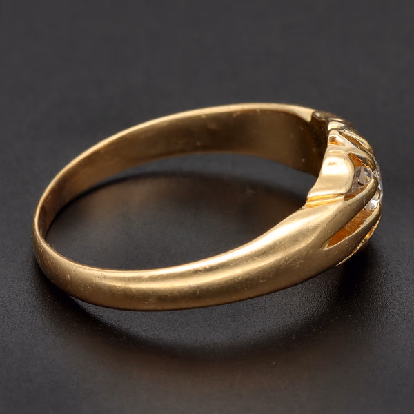 Antique 18ct Gold Diamond Ring