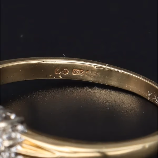 Gold Aquamarine Diamond Ring