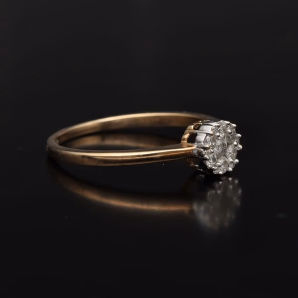 9ct Diamond Cluster Ring