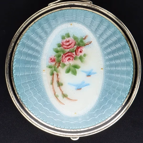 Silver Enamelled Chain Compact