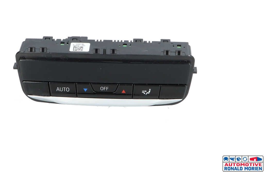 Used Air conditioning control panel BMW 3 serie Touring (G21) 320i 2.0 TwinPower Turbo 16V Price € 245,00 Margin scheme offered by Automaterialen Ronald Morien B.V.