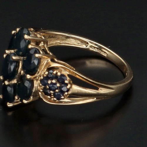 9ct Gold Sapphire Ring image-6
