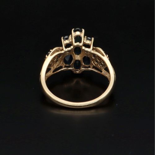 9ct Gold Sapphire Ring image-4