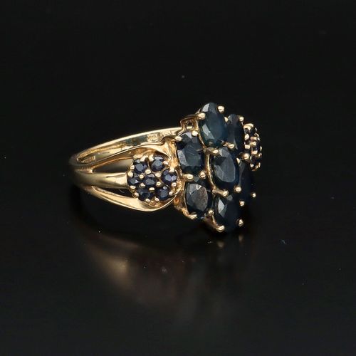 9ct Gold Sapphire Ring image-1