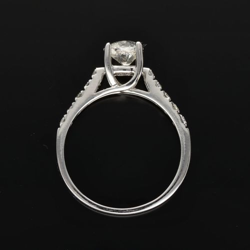 18k Gold Victorian Cut Diamond Ring image-3