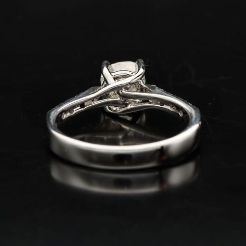 18k Gold Victorian Cut Diamond Ring image-4