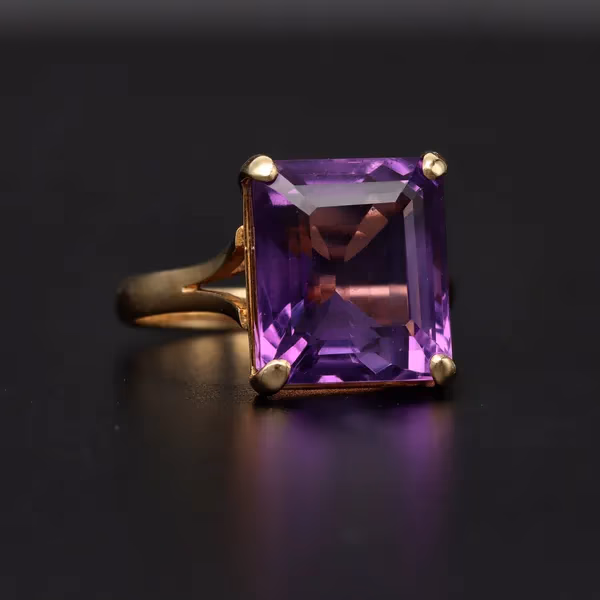Heavy 14ct Gold Amethyst Ring