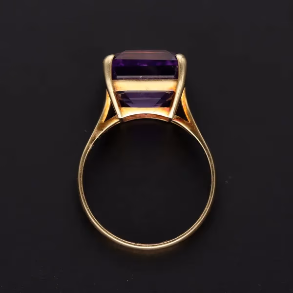 Heavy 14ct Gold Amethyst Ring