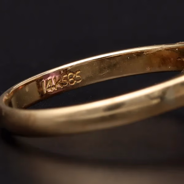 Heavy 14ct Gold Amethyst Ring