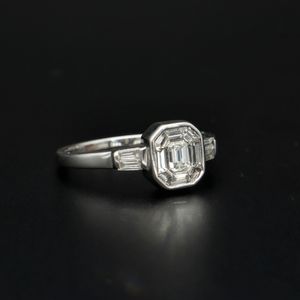 18ct White Gold Diamond Cluster Ring