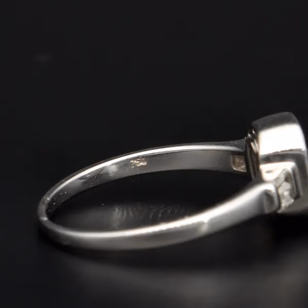 18ct White Gold Diamond Cluster Ring