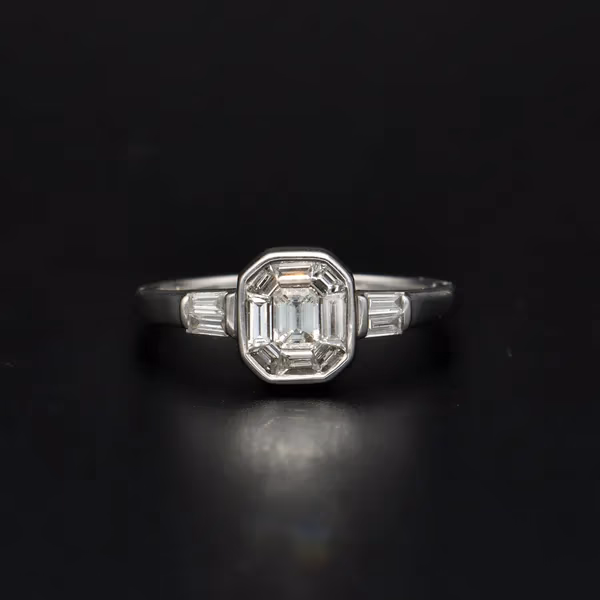 18ct White Gold Diamond Cluster Ring