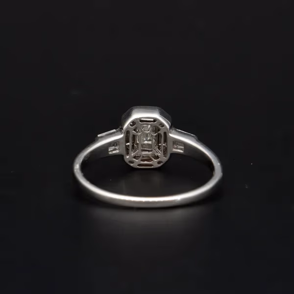 18ct White Gold Diamond Cluster Ring