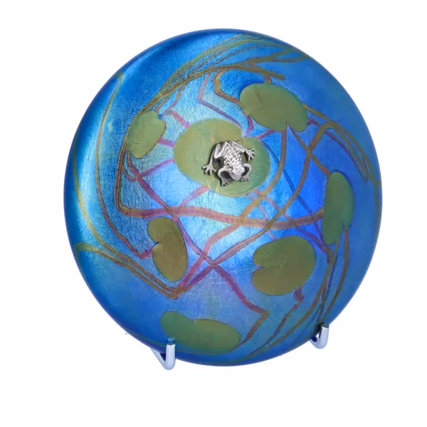 John Ditchfield Glasform Paperweight