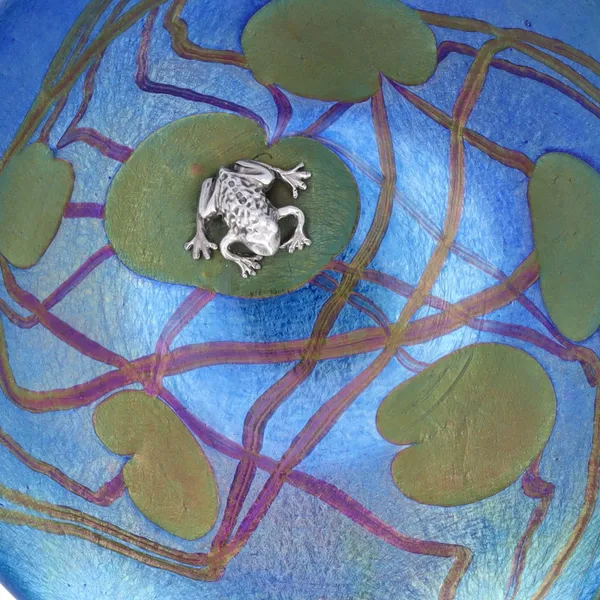 John Ditchfield Glasform Paperweight