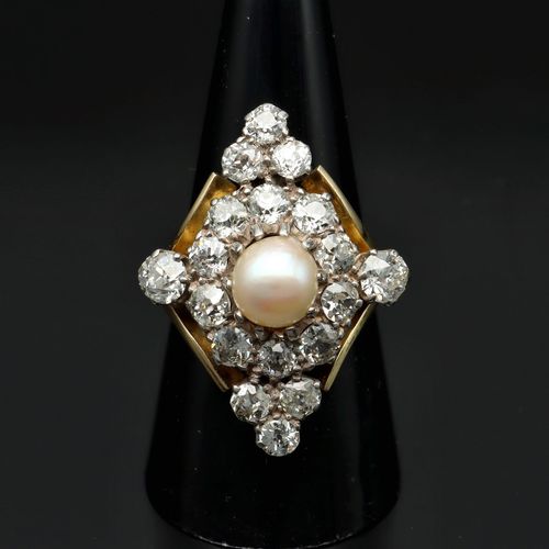 18ct Gold Pearl and Diamond Cocktail Ring image-2
