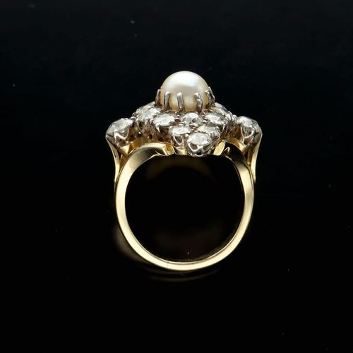 18ct Gold Pearl and Diamond Cocktail Ring image-6