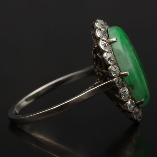 Art Deco 18ct Gold Jade and Diamond Ring image-4