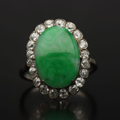Art Deco 18ct Gold Jade and Diamond Ring image-2