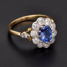 18ct Yellow Gold Oval Blue Sapphire & Diamond Cluster Ring