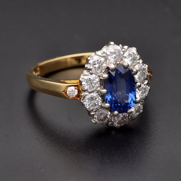 18ct Yellow Gold Sapphire & Diamond Cluster Ring