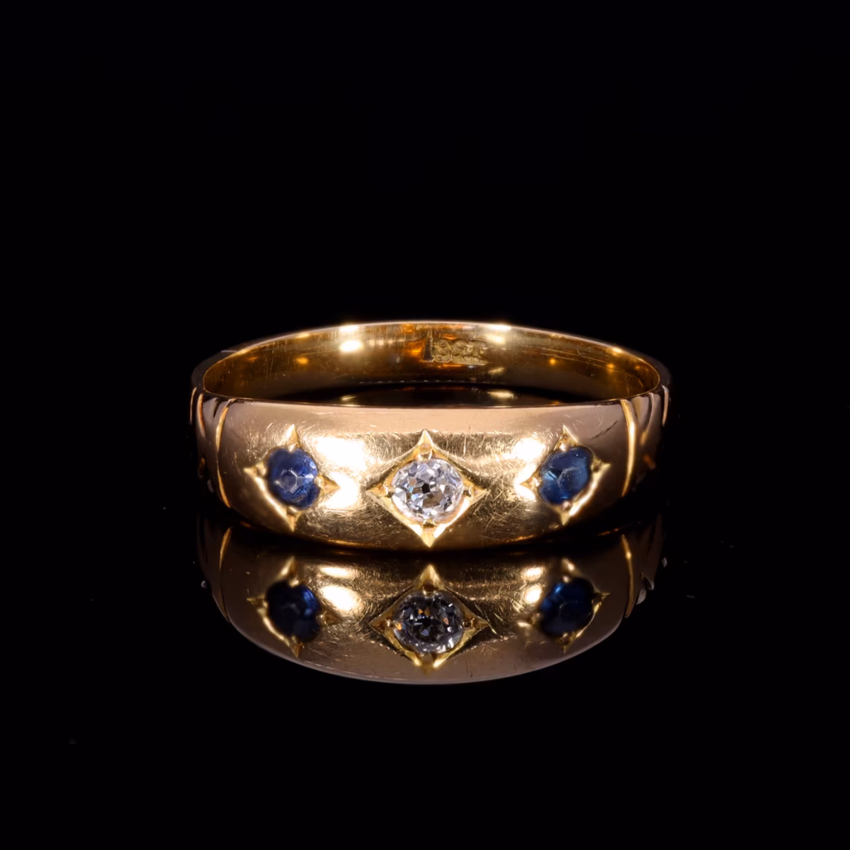 360° view of The Antique Victorian 18ct Gold Sapphire And Diamond Ring