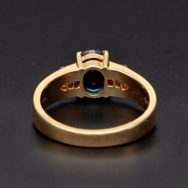 18ct Yellow Gold Sapphire & Diamond Ring