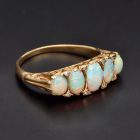9ct Yellow Gold Vintage Opal & Diamond Ring