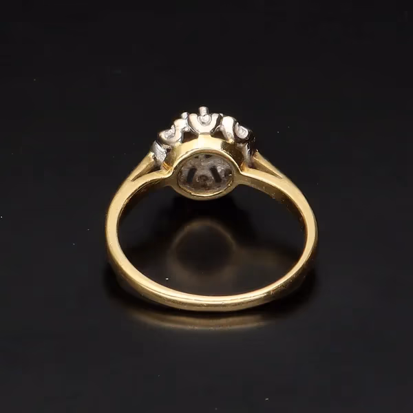 18ct Gold Nine Stone Diamond Cluster Ring