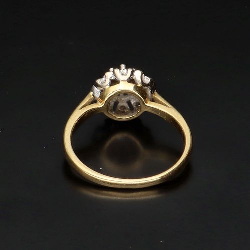 18ct Gold Nine Stone Diamond Cluster Ring image-5