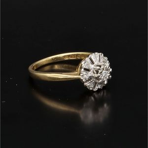 18ct Gold Nine Stone Diamond Cluster Ring