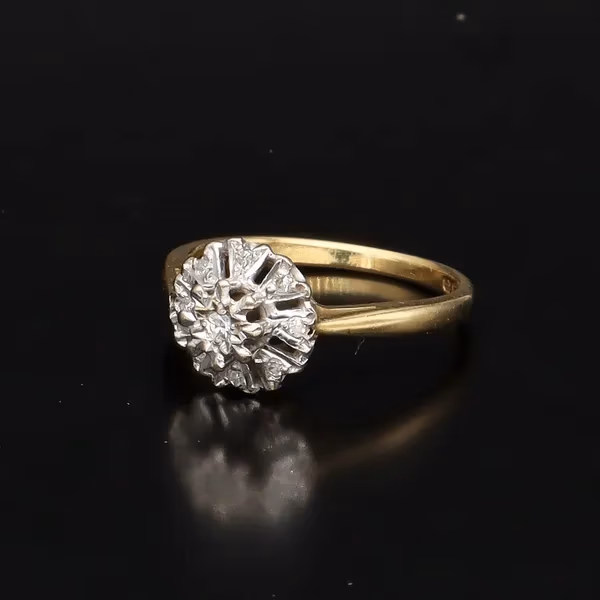 18ct Gold Nine Stone Diamond Cluster Ring