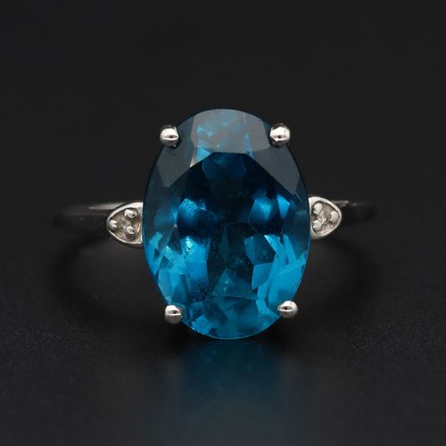 Gold 7.6ct Blue Topaz Diamond Ring image-2